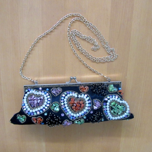 Black satin beaded hearts evening handbag clutch - Picture 5 of 7
